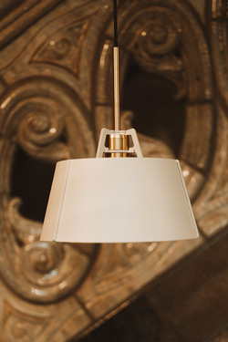 Suspension contemporaine en métal écru Bella
