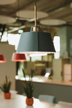 Suspension design bleu glacier Bella