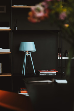 Bella ice blue metal table lamp