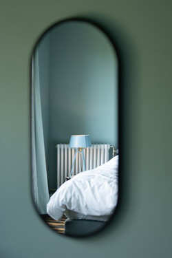 Bella ice blue metal table lamp