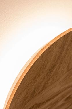 Roondy round wall lamp in oak wood 28cm