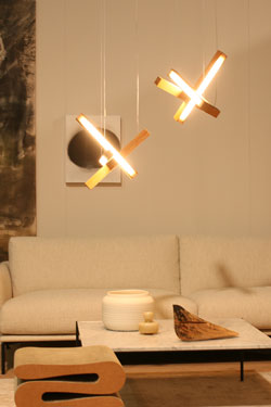 LED40 suspension scandinave en croix en bois de noyer