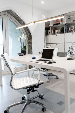 Suspension linéaire scandinave noyer Swan 