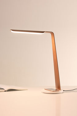 Scandinavian wooden table lamp Swan - Table lamps by TUNTO