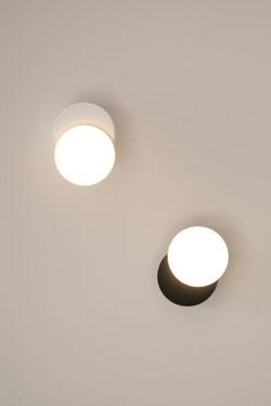 Black round wall lamp Dot01 