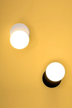 Dot01 round white wall light