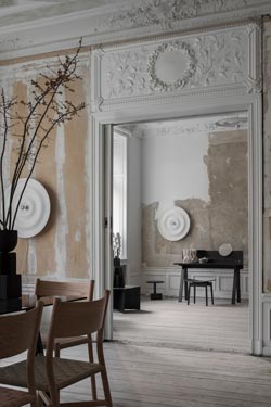 Alma concentric white aluminium wall light